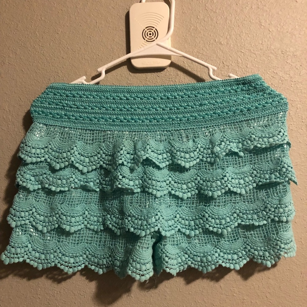 Spring Shorts - Picture 2 of 2